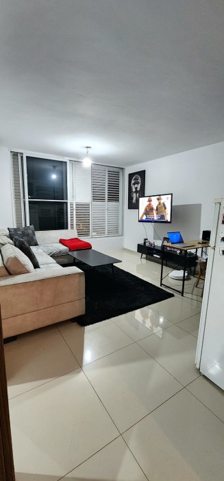 דירת 3 חדרים להשכרה ברחוב אהרון בן יוסף 15, רמלה – דירה משופצת עם חנייה פרטית במיקום שקט ומרכזי בעיר