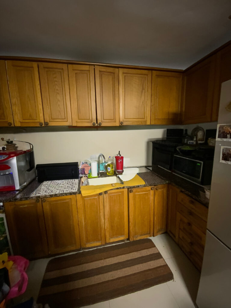 דירת 4.5 חדרים למכירה בלוד ברחוב ציפורן 3, דו־מפלסית, מרווחת ובבניין בוטיק. נמצאת בפרויקט פינוי־בינוי מתקדם. כניסה מיידית. מספר נכס 278.