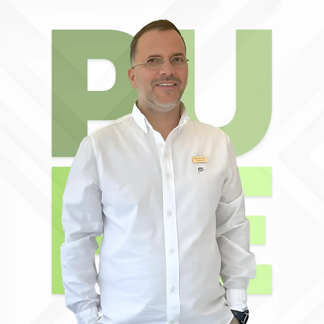 יניב כהן הוא מנכ"ל ובעלים של משרד פיור נדל"ן, מוביל בתחומו באזור לוד, רמלה והסביבה. עם ניסיון עשיר בנדל"ן, היכרות עמוקה עם האזור וראייה אסטרטגית רחבה, יניב מוביל את המשרד בגישה אישית, מקצועית וממוקדת מטרה. הוא מאמין בקשר ישיר עם הלקוחות, בהקשבה אמיתית לצרכים ובמתן פתרונות מדויקים – בין אם מדובר בקנייה, מכירה או השכרה של נכס.