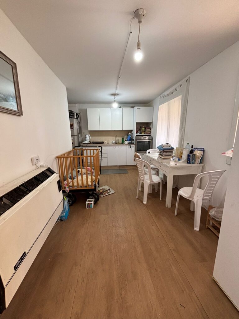 יחידת דיור 3 חדרים להשכרה ברחוב הזית 14 במושב חמד. 75 מ"ר, משופצת, חצר גדולה, גישה מהירה לכביש 1. מספר נכס 370.