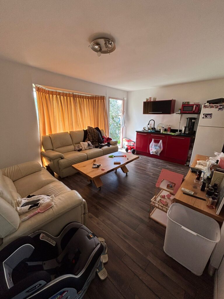 יחידת דיור (צימר) 2 חדרים להשכרה במושב חמד, ברחוב הזית 14. נכס משופץ עם חצר גדולה, סביבה פסטורלית ושקטה ונגישות מצוינת לכביש 1 ולכל אזור המרכז. מספר נכס 371.