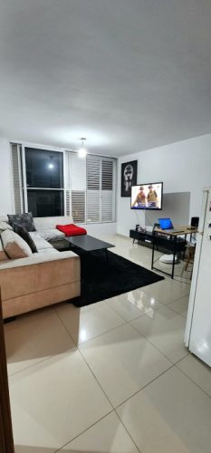 דירת 3 חדרים להשכרה ברחוב אהרון בן יוסף 15, רמלה – דירה משופצת עם חנייה פרטית במיקום שקט ומרכזי בעיר