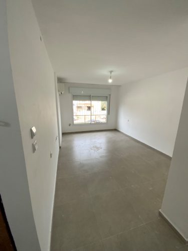 דירת 2 חדרים למכירה ברחוב גלעד 1 בלוד. 55 מ"ר, קומה 1 מתוך 4, משופצת ומסודרת. הזדמנות השקעה מצוינת. מספר נכס 379.