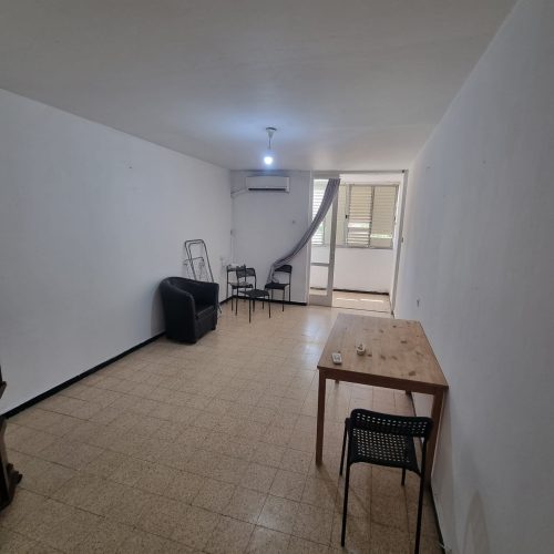 דירת 3 חדרים להשכרה בשדרות דוד המלך 23 בלוד. 80 מ"ר, במרכז העיר, מתאימה גם למגורי פועלים וזמינה לכניסה מיידית. נכס 531.